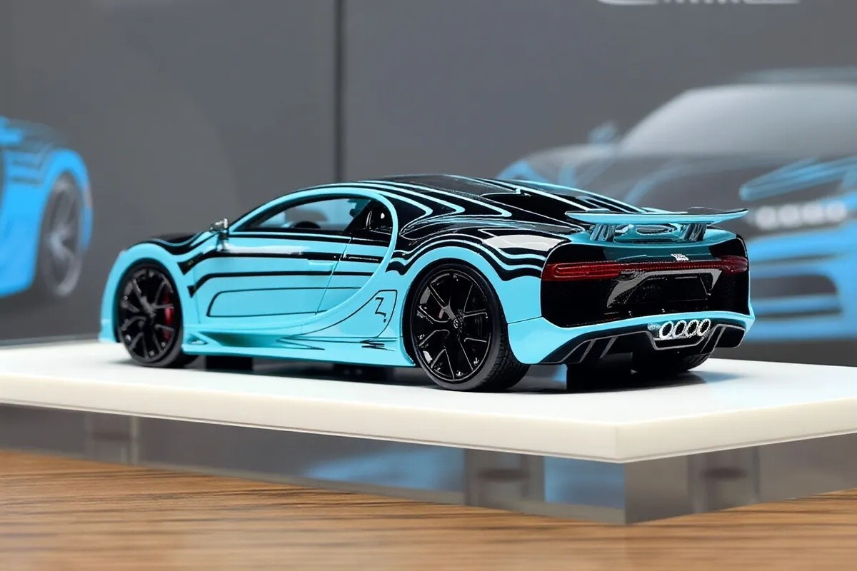 LJM 1:64 Black Blue Chiron Racing Sports Model Diecast Resin Car