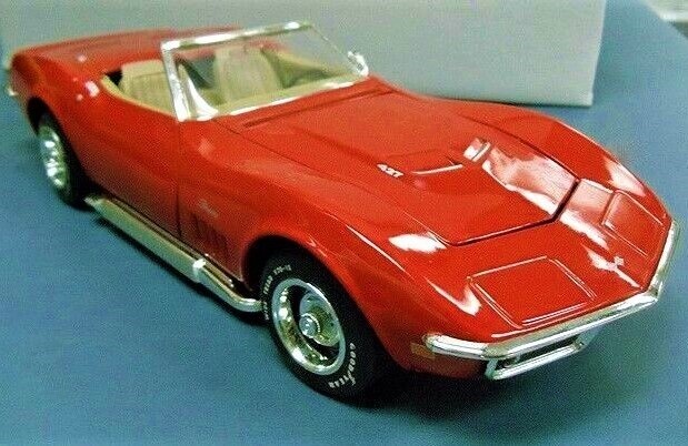 Corvette Chevrolet StingRay Race Car Chevy Classic Hot Rod Metal Promo Model