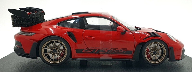 Solido 1/18 Scale Diecast S1812101 – 2024 Porsche 911 (992) GT3 RS – Guard Red