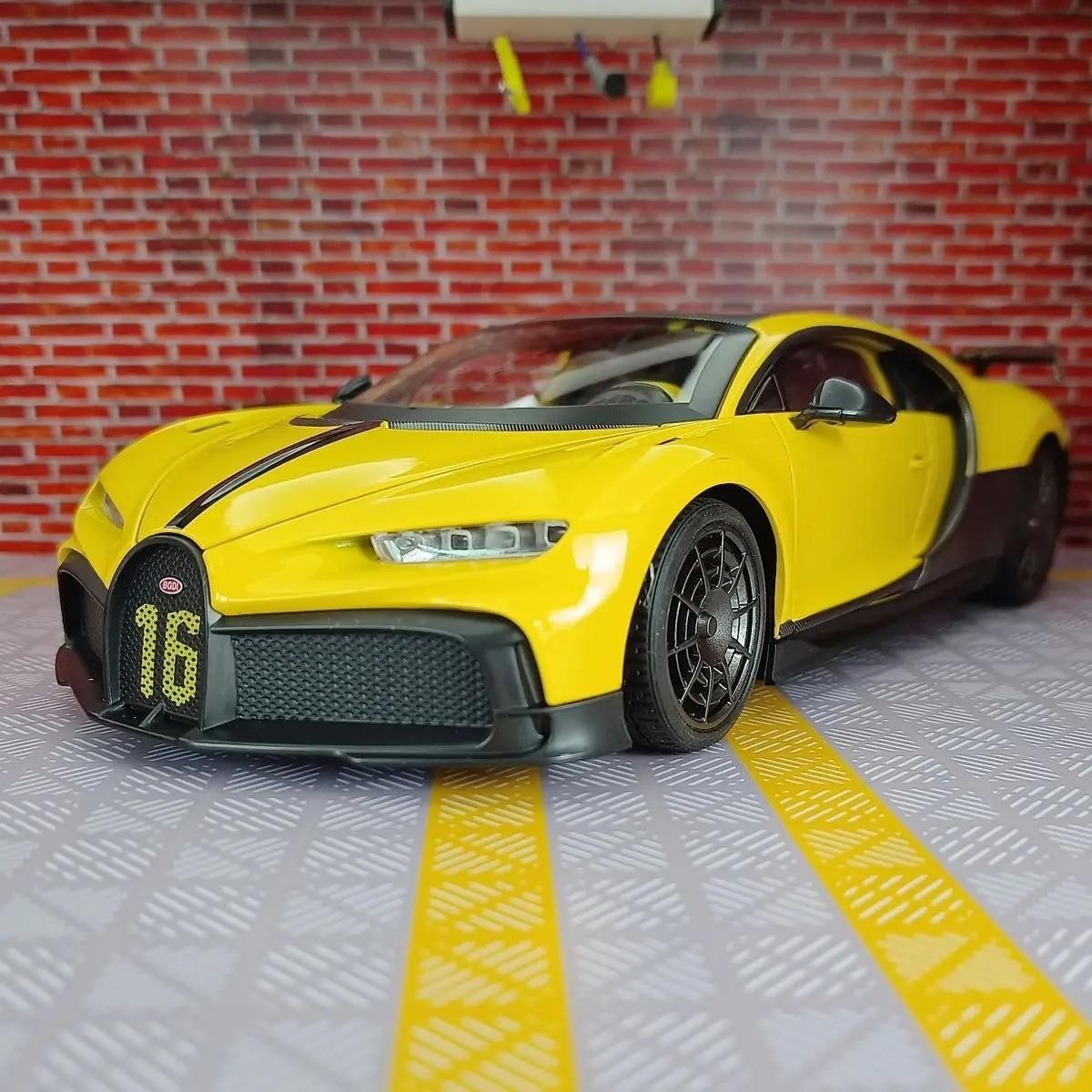 NEW 1:18 Bugatti Chiron Pur Sport Car Diecast Alloy Metal Model Collection Gift