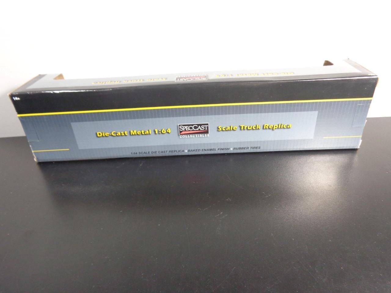 Reduce SPECCAST 34611 ROADRUNNER FREIGHT INTERNATIONAL 8600 TRUCK & TRAILER 1/64