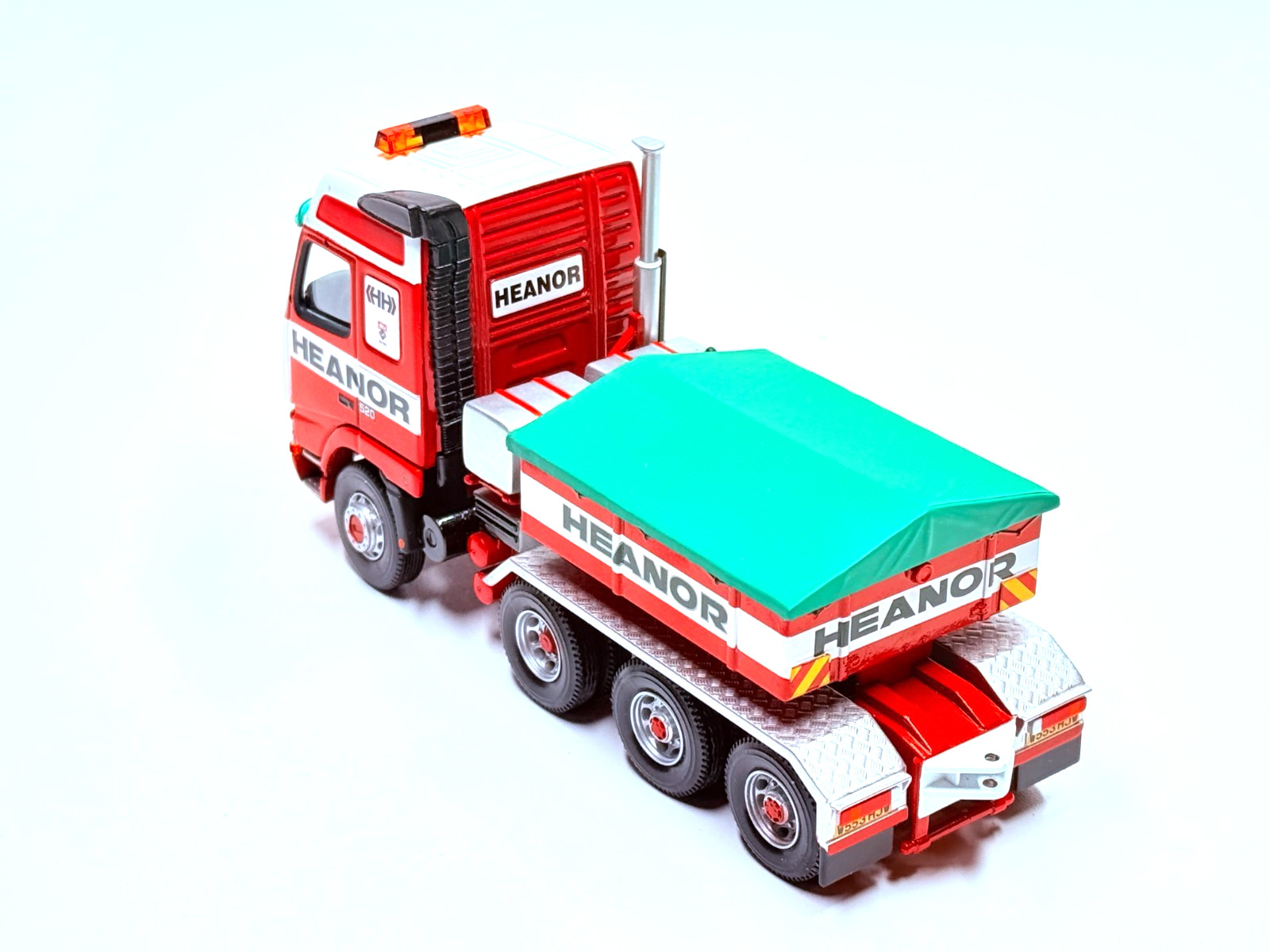 CORGI VOLVO FH 4 AXLE BALLASTED TRACTOR UNIT MODEL ONLY HEANOR CC12403 W553 1:50
