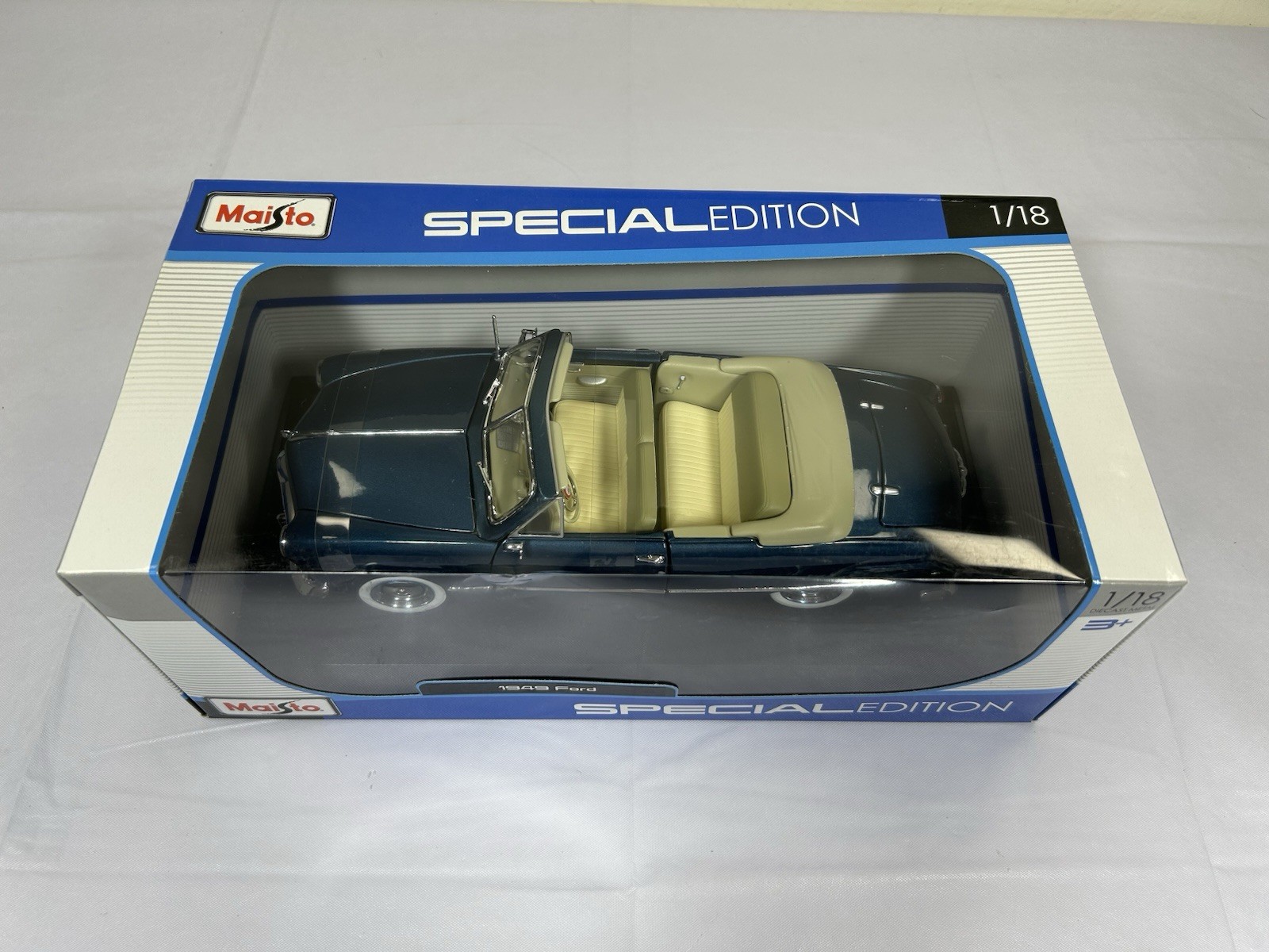 1949 Ford Convertible Blue 1:18 Maisto Exclusive Style Special Edition