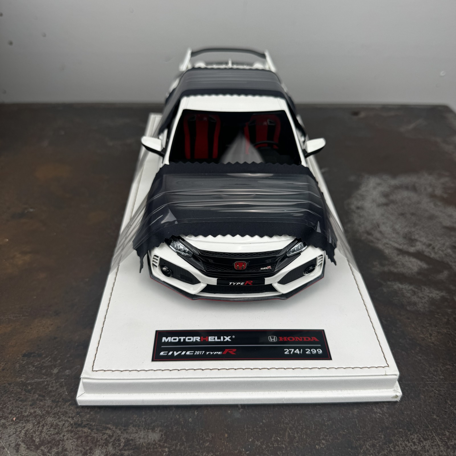 MOTORHELIX 2017 Honda Civic Type R 1:18 Model Vehicle w/ Box WHITE LTD to 299