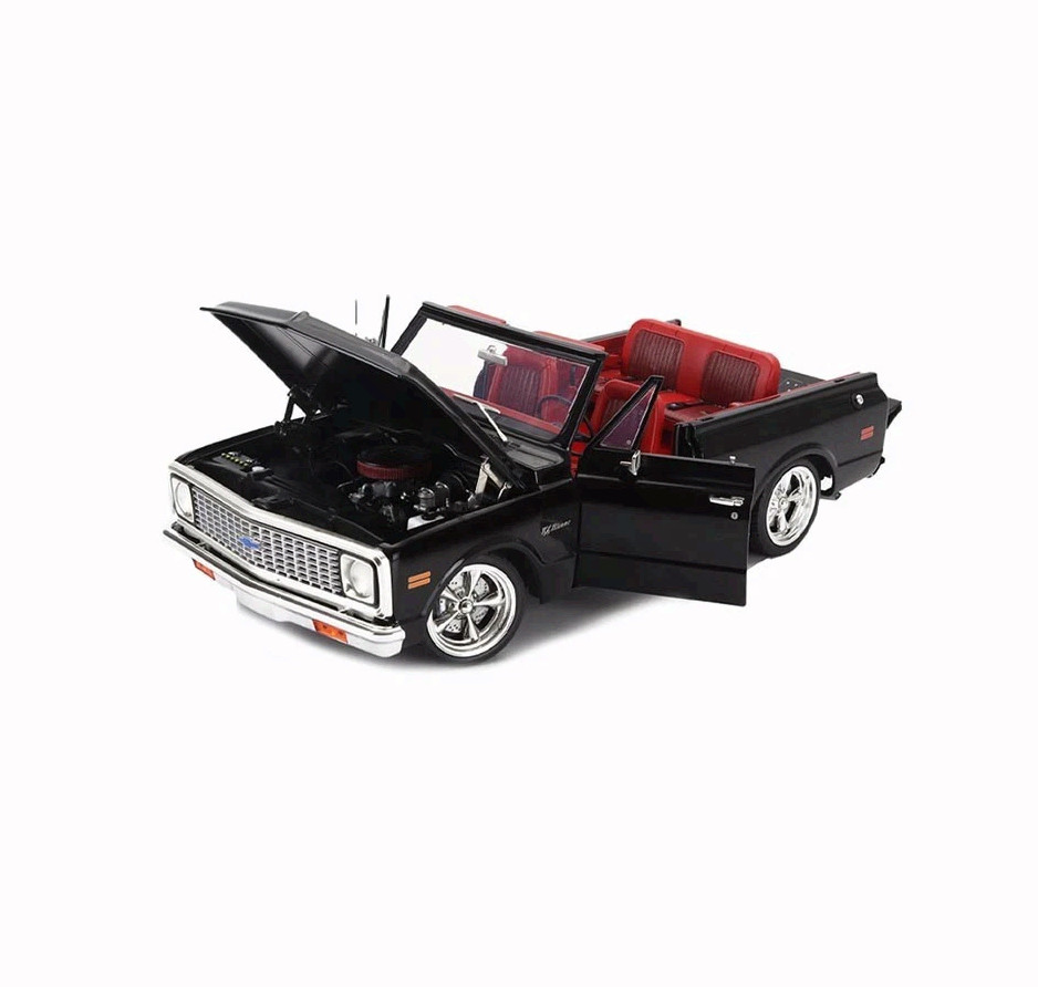 1972 CHEVROLET BLAZER 2WD CUSTOM BLACK & WHITE 1:18 SCALE