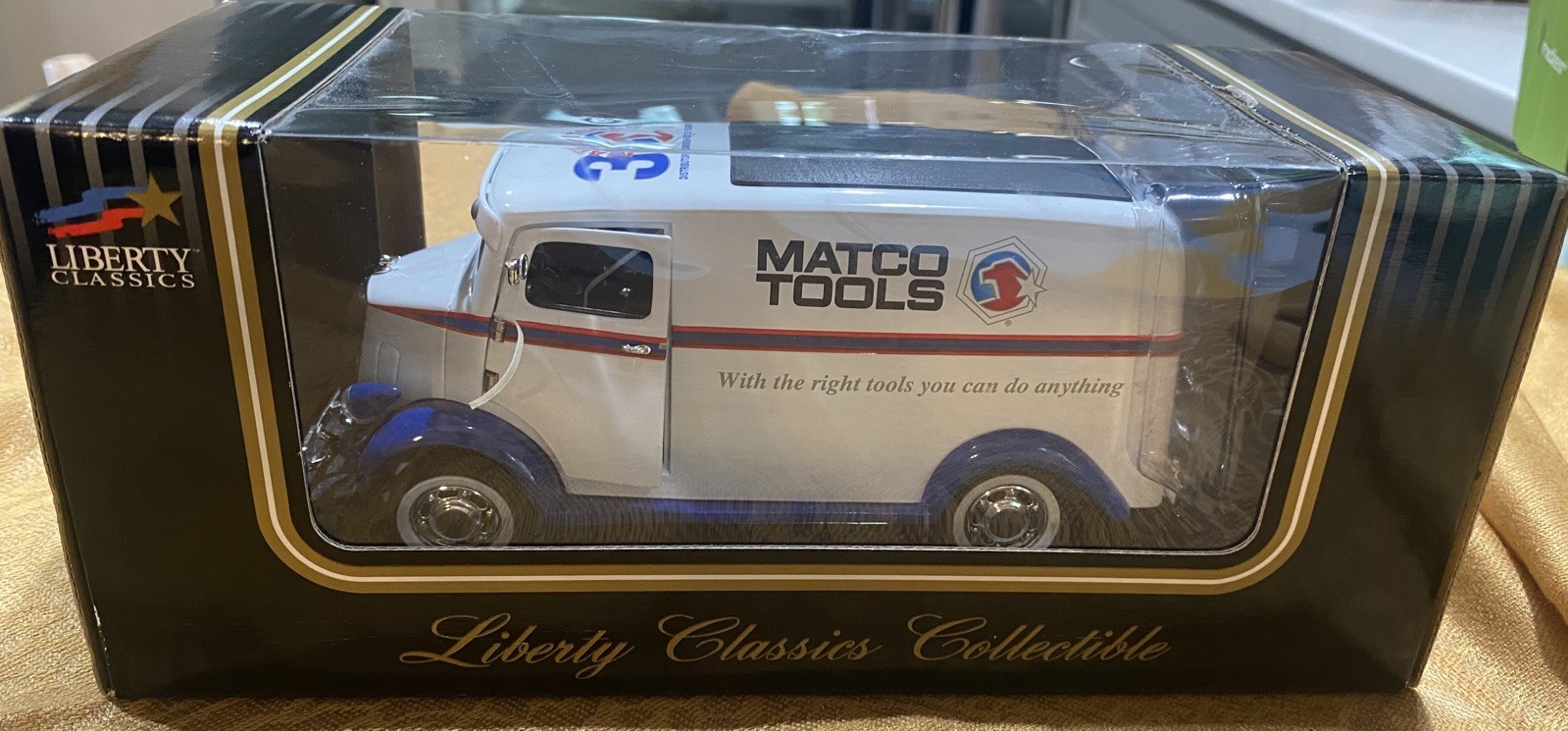 MATCO TOOLS 1938 STUDEBAKER PANEL TRUCK VAN LIBERTY CLASSICS 1:25 DIECAST NIB