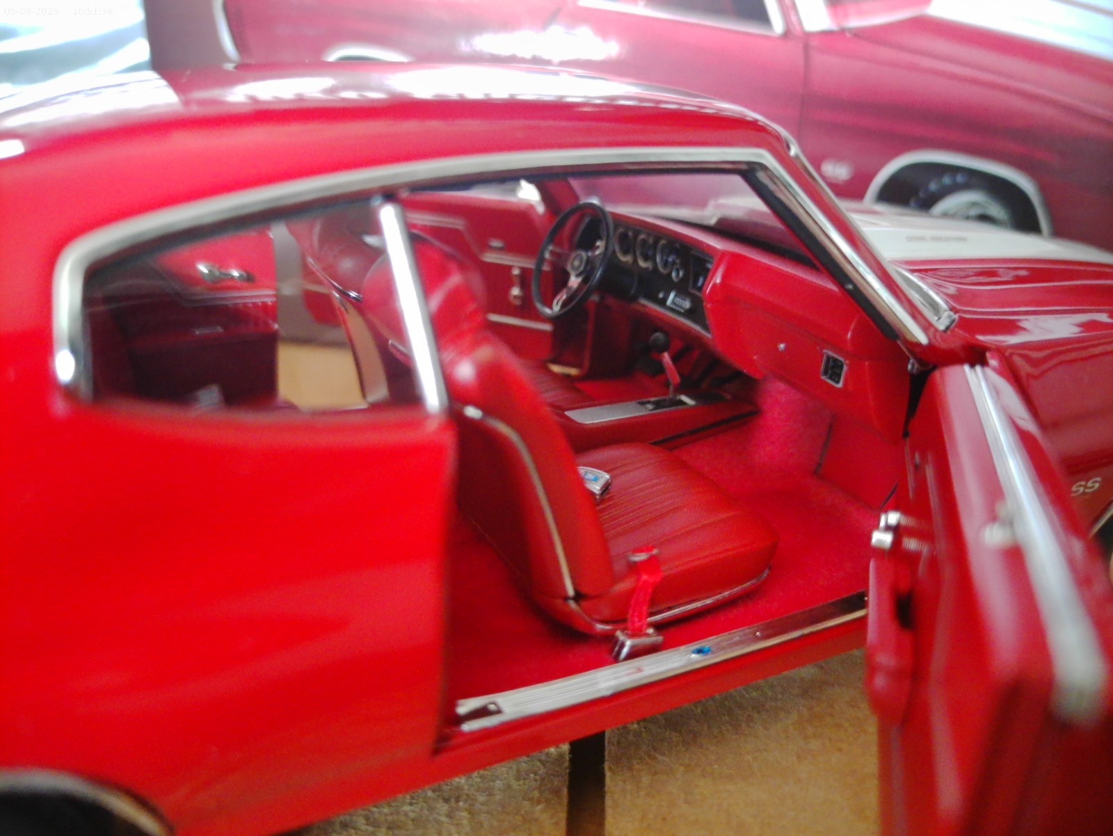 1970 CHEVY CHEVELLE SS 454 BIG BLOCK LS6 CRANBERRY RED 1/18 ACME A1805530 GMP