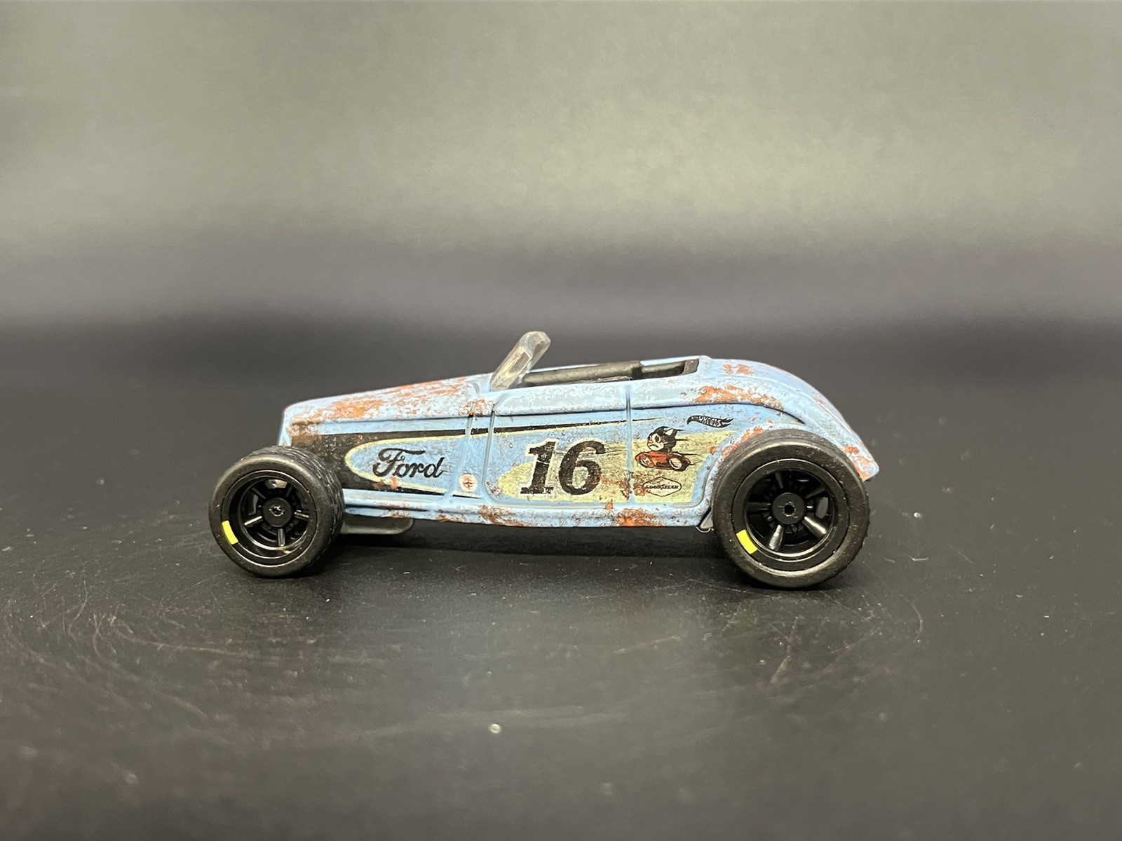1933 Ford Roadster Weathered Rusty Custom 1/64 Diecast Barn Find Car Hot Wheels