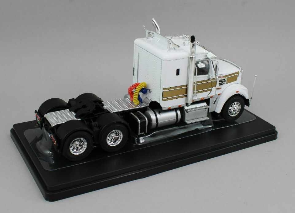 1:43 IXO Models *WHITE & GOLD* 2012 Freightliner CORONADO SEMI TRUCK *NIB*