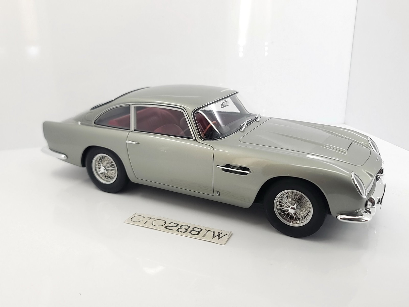 GT Spirit 1:12 scale Aston Martin DB5 1963 Silver(GT066)