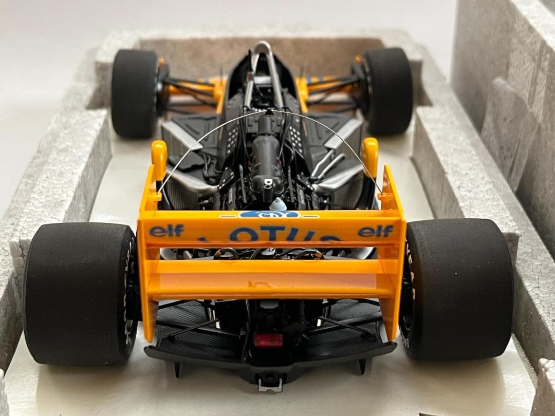 AUTOart 1/18 88726 Team Lotus Type 99T F1 1987 S.Nakajima #11 Diecast Model Used