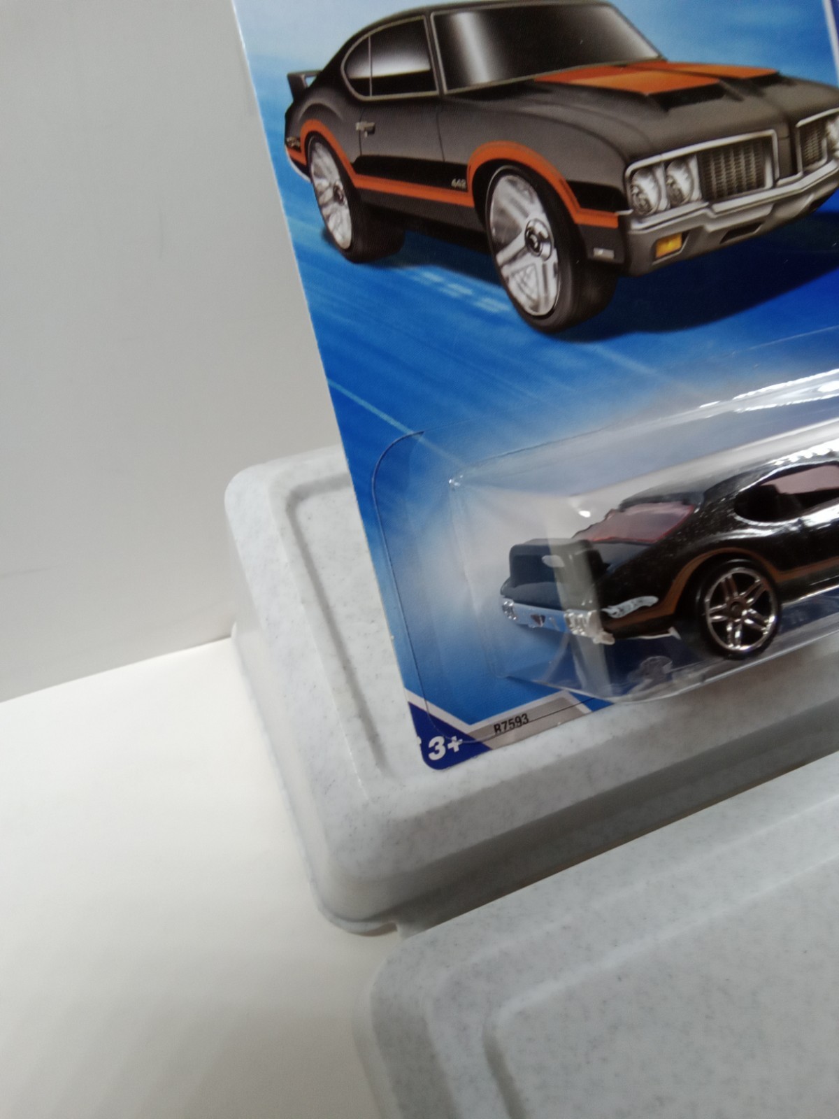 HOT WHEELS 2010 HOT AUCTION SERIES OLDS 442 KMART COLOR EXCLUSIVE M30