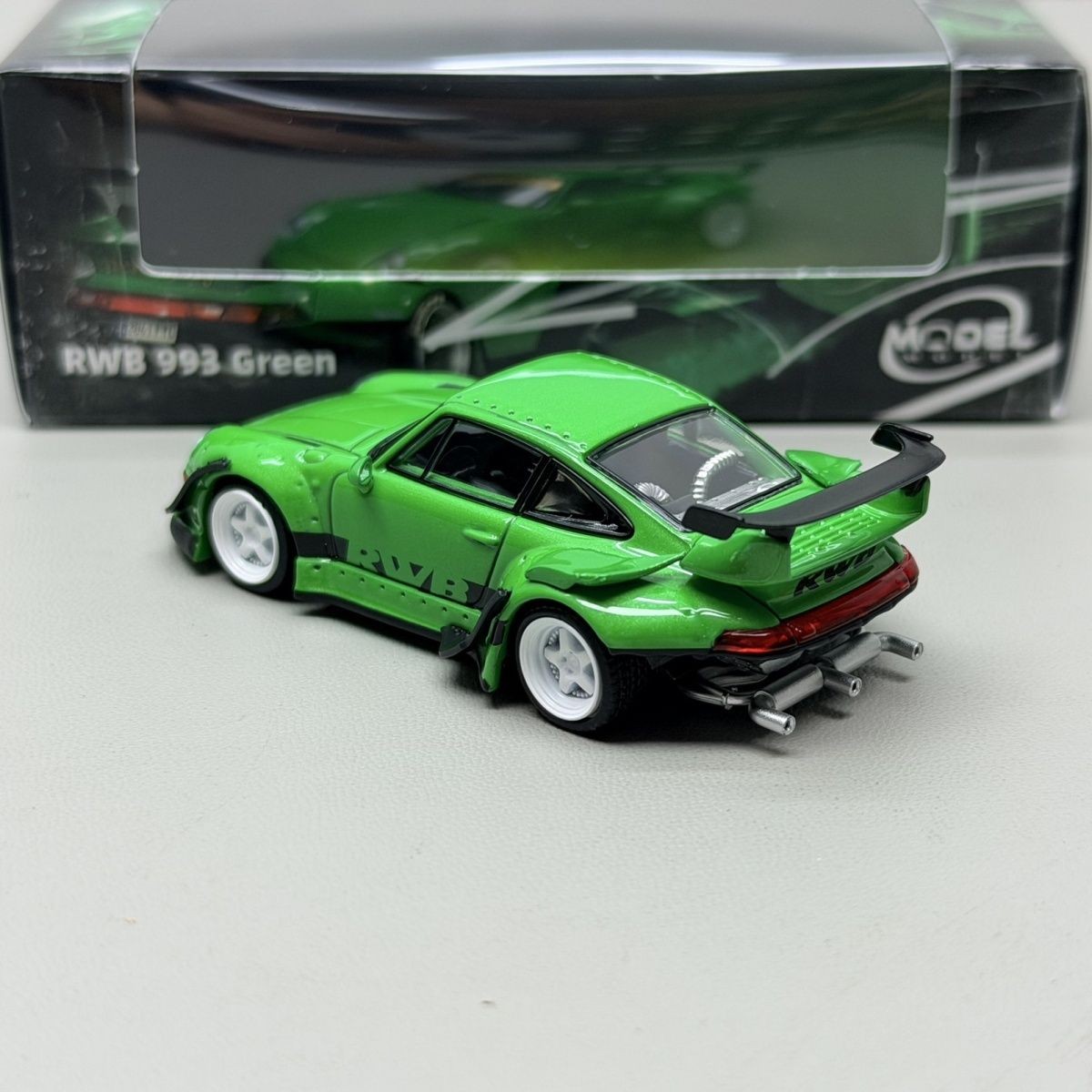 Model Model 1:64 RWB 993 Porsche Widebody Black Green Diecast Car Acrylic Box