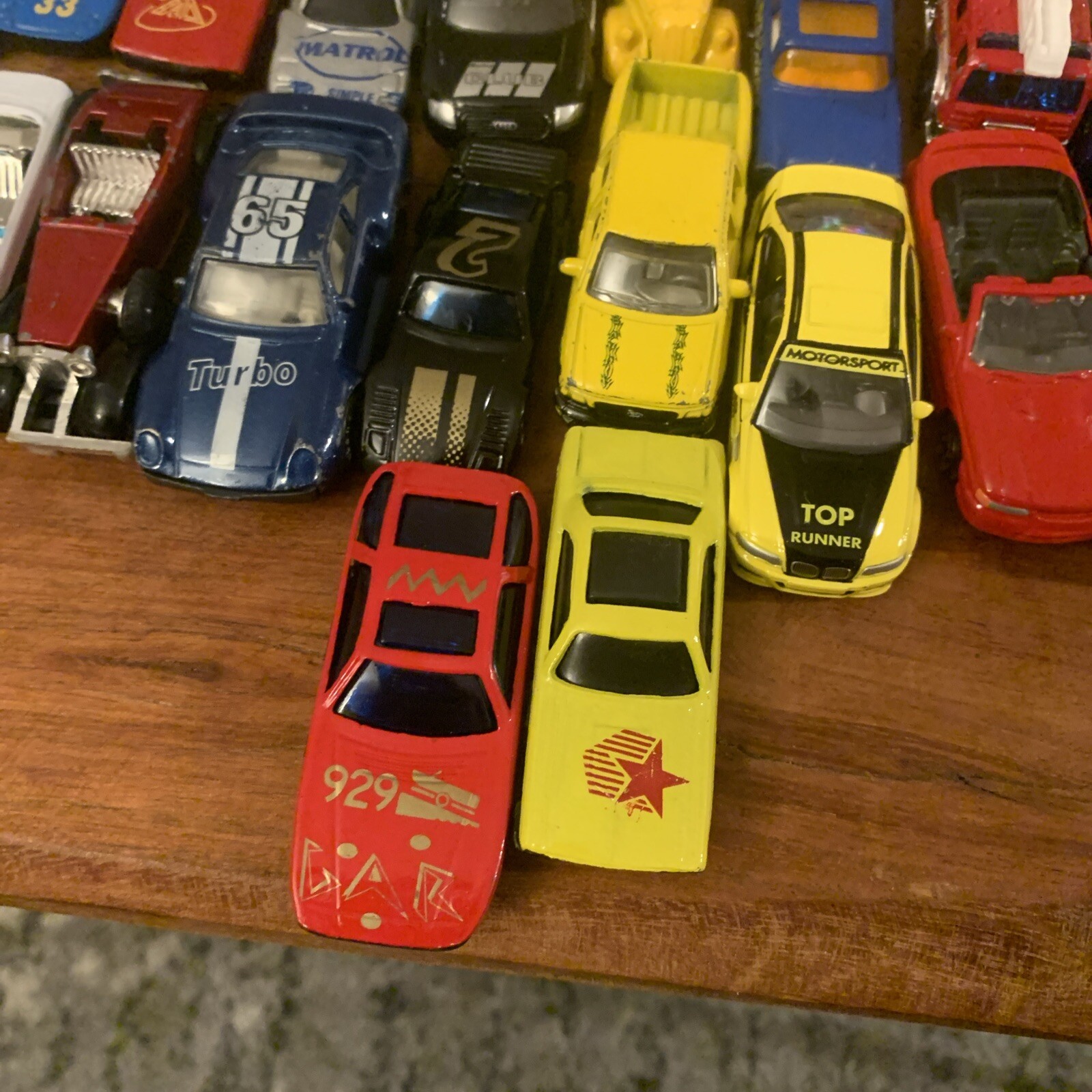 1/64 Scale vintage Vehicle Diecast Toys Suntoys And Other Assorted 35 Cars