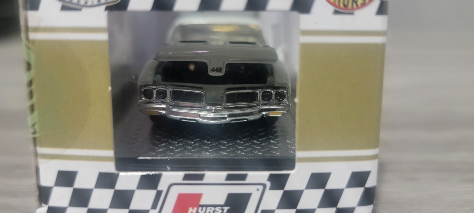 M2 Machines Hurst 1970 Oldsmobile Cutlass 442 W-30 WMTS12