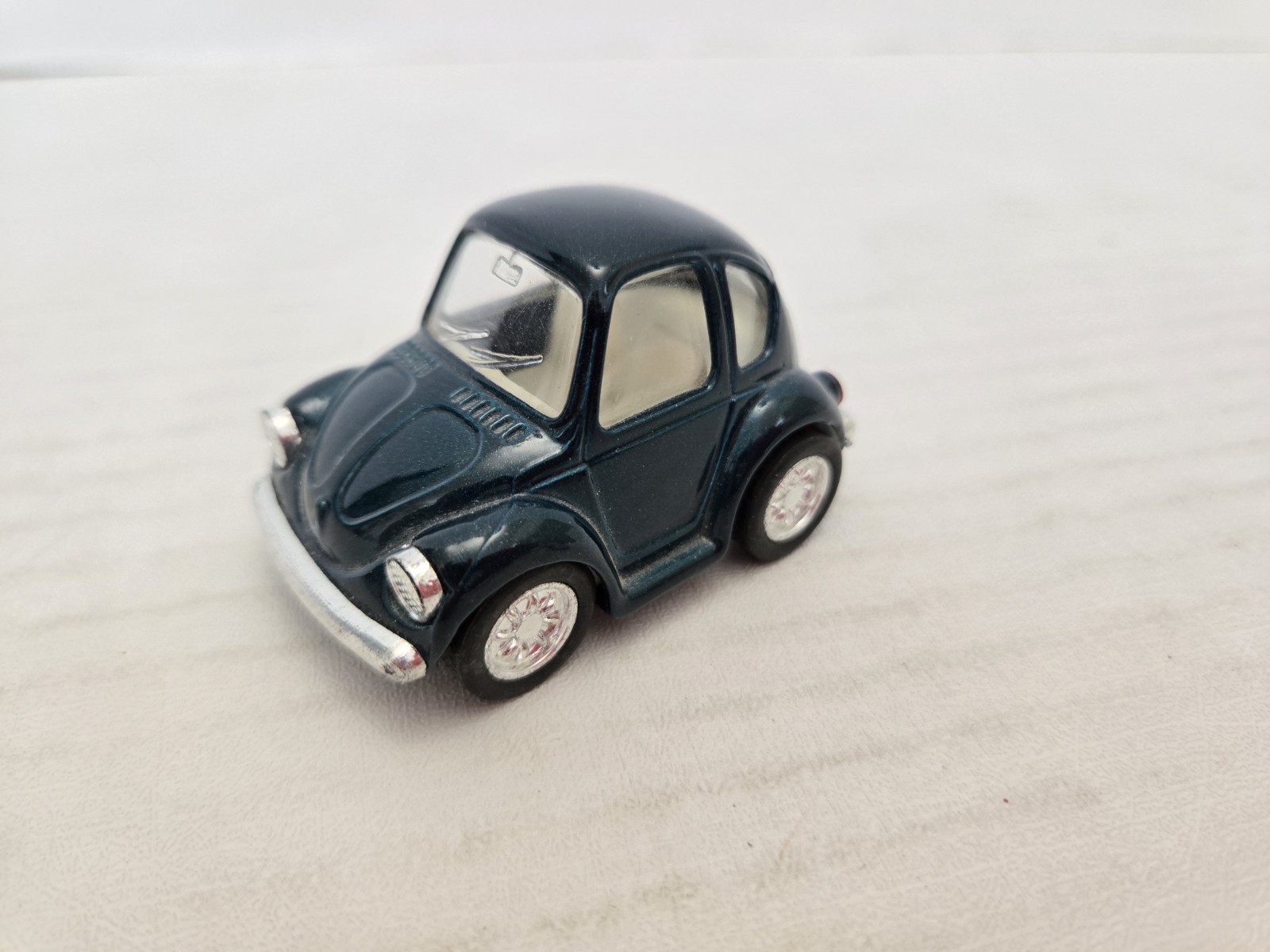 Kintoy Vintage Toy Car Pull & Go Green Volkswagen VW Beetle FREE SHIPPING