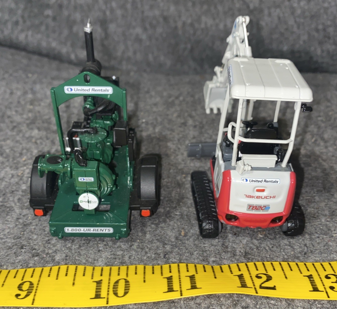 First Gear 1/34 Freightliner Cascadia Semi Ledwell Trailer United Rental Tractor