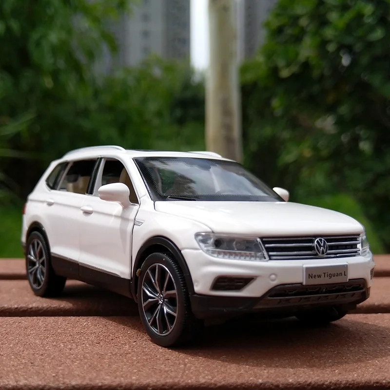 1:32 Volkswagen Tiguan SUV Alloy Diecast Car Model Sound Light Kid’s Toy Gift