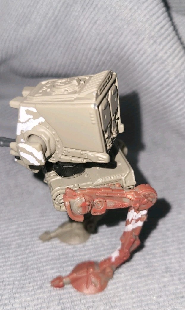 Hot Wheels Star Wars Starships AT-ST Raider The Mandalorian Diecast Figure Toy