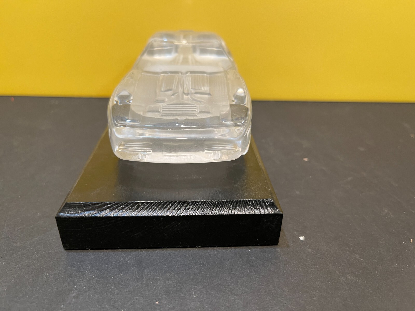 1/24 FRANKLIN MINT CRYSTAL GLASS 1986 CHEVROLET CORVETTE WITH STAND