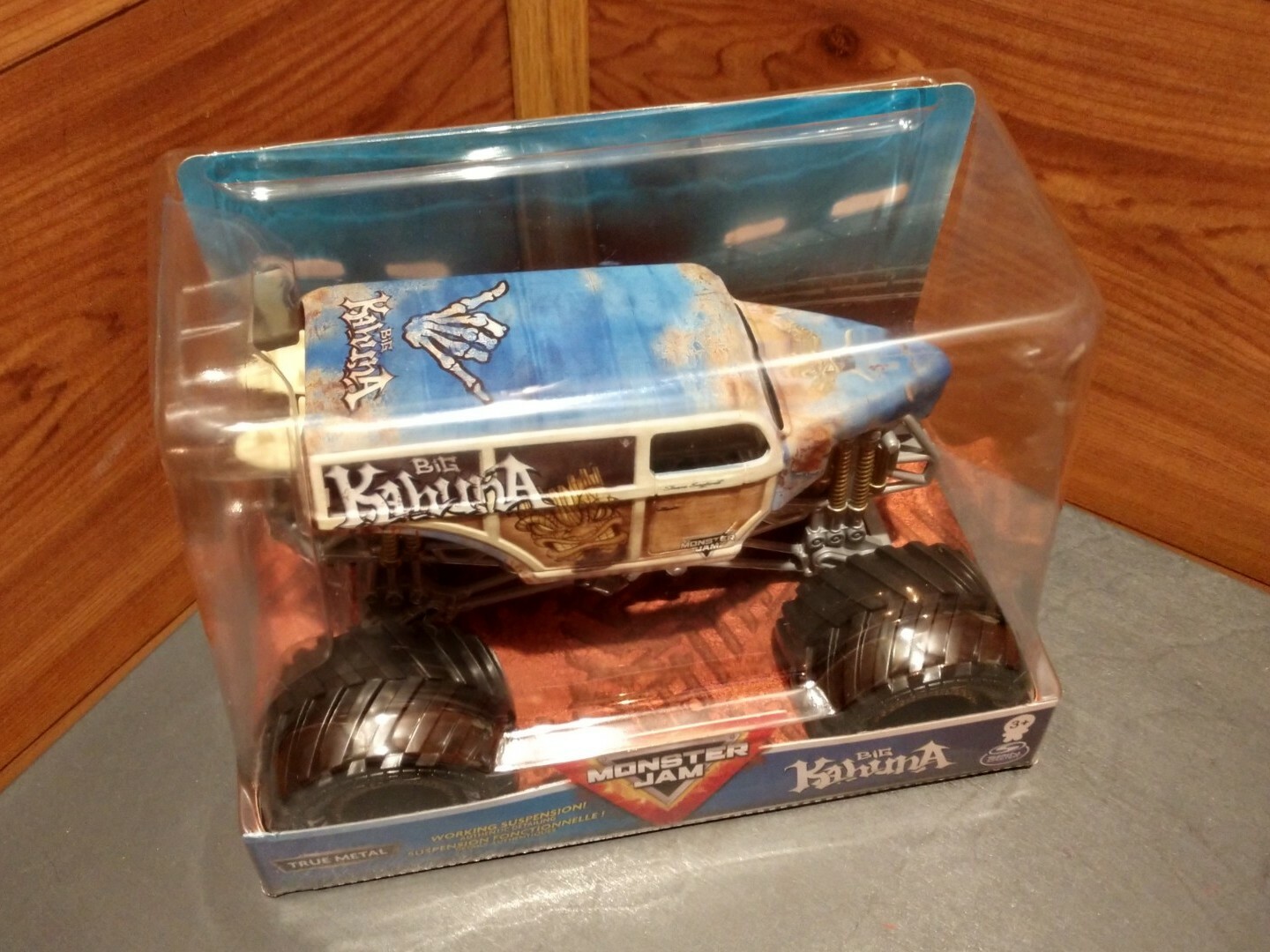 MONSTER JAM 2020 “BIG KAHUNA”™ 1/24 DIE-CAST BY TRUE METAL™