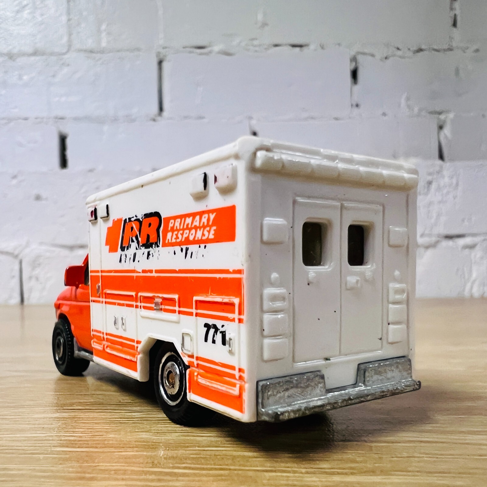 Ford E350 Ambulance 2009 Orange White Emergency Response MB771 Primary PR