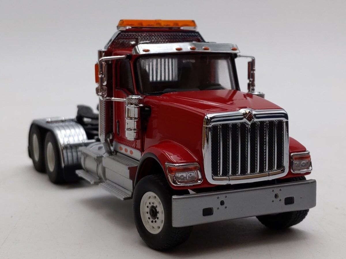 DieCast Masters 71002 1:50 Red International HX520 Day Cab Tandem Tractor NIB