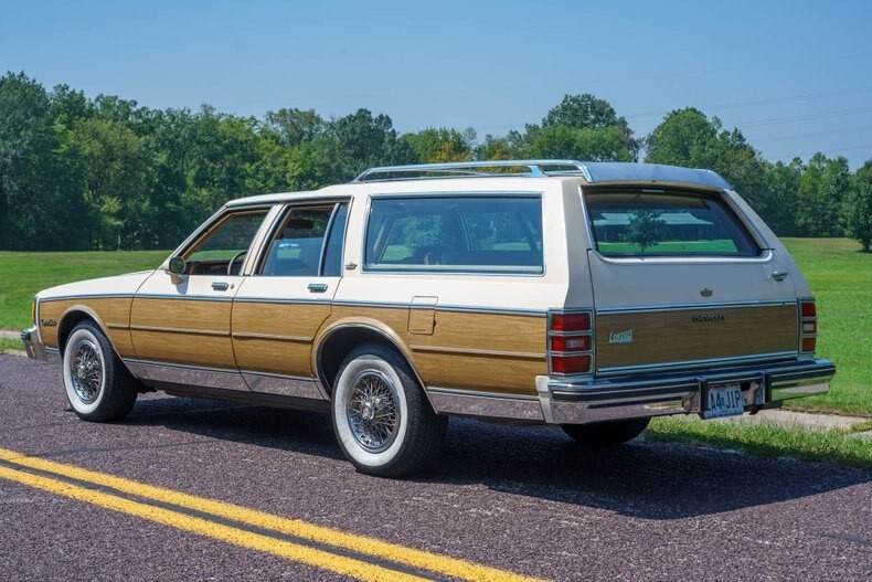 1985 Chevrolet Caprice Estate Station Wagon White/Wood in 1:18 scale by MCG