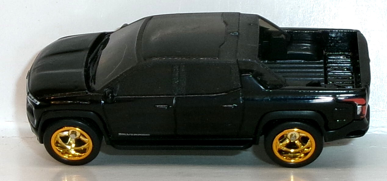 LOOSE 2024 HOT WHEELS 1:64 BLACK CHEVY SILVERADO EV RST WHEEL SWAP REAL RIDERS