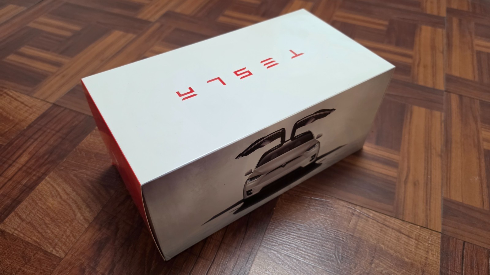 Tesla Model X P100D Official Genuine 1:18 Scale Diecast Car Collectible SEALED