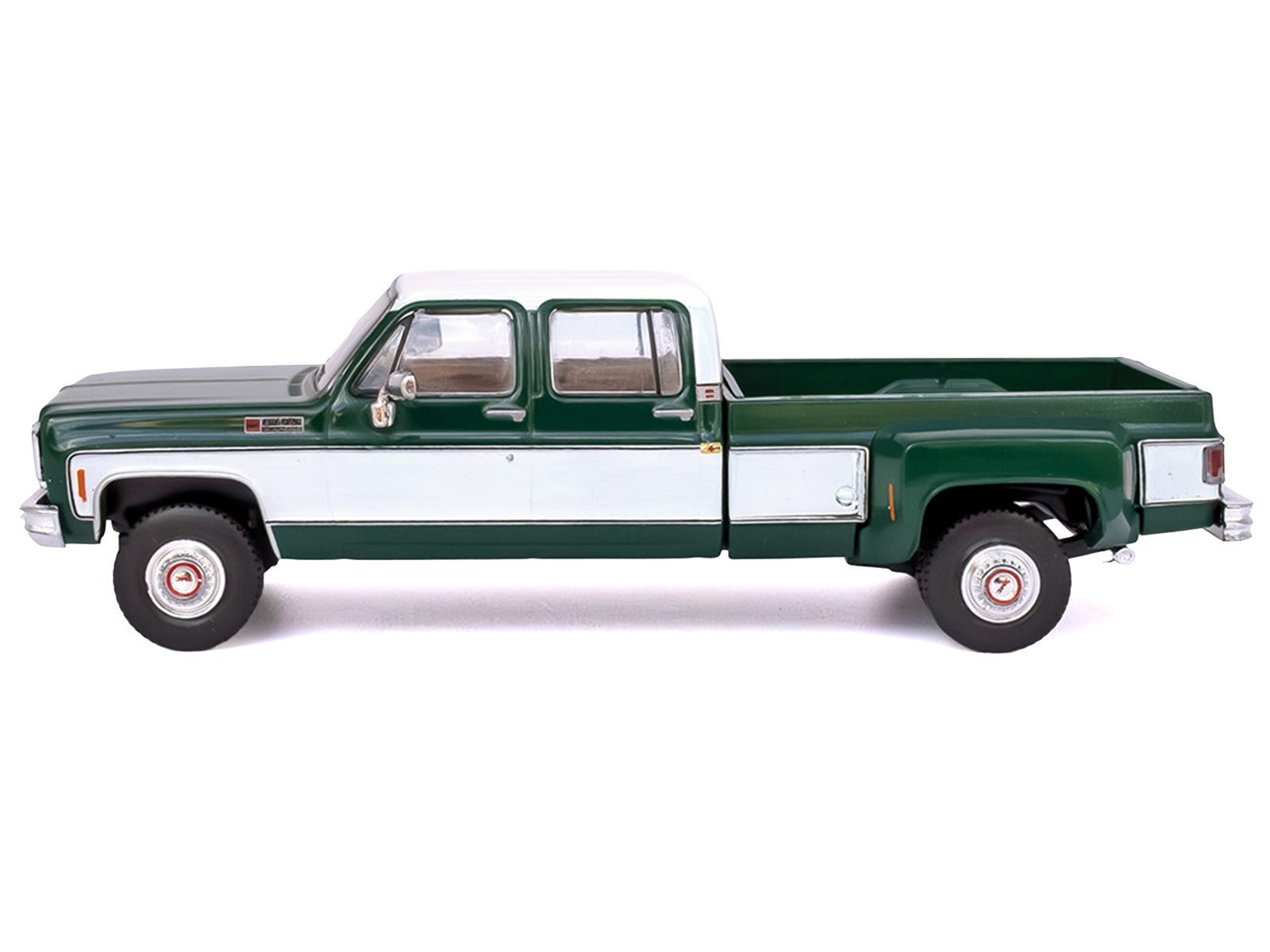 1973 GMC SIERRA GRANDE 3500 DUALLY PICKUP GREEN & WHITE 1/64 BY IXO IA64006