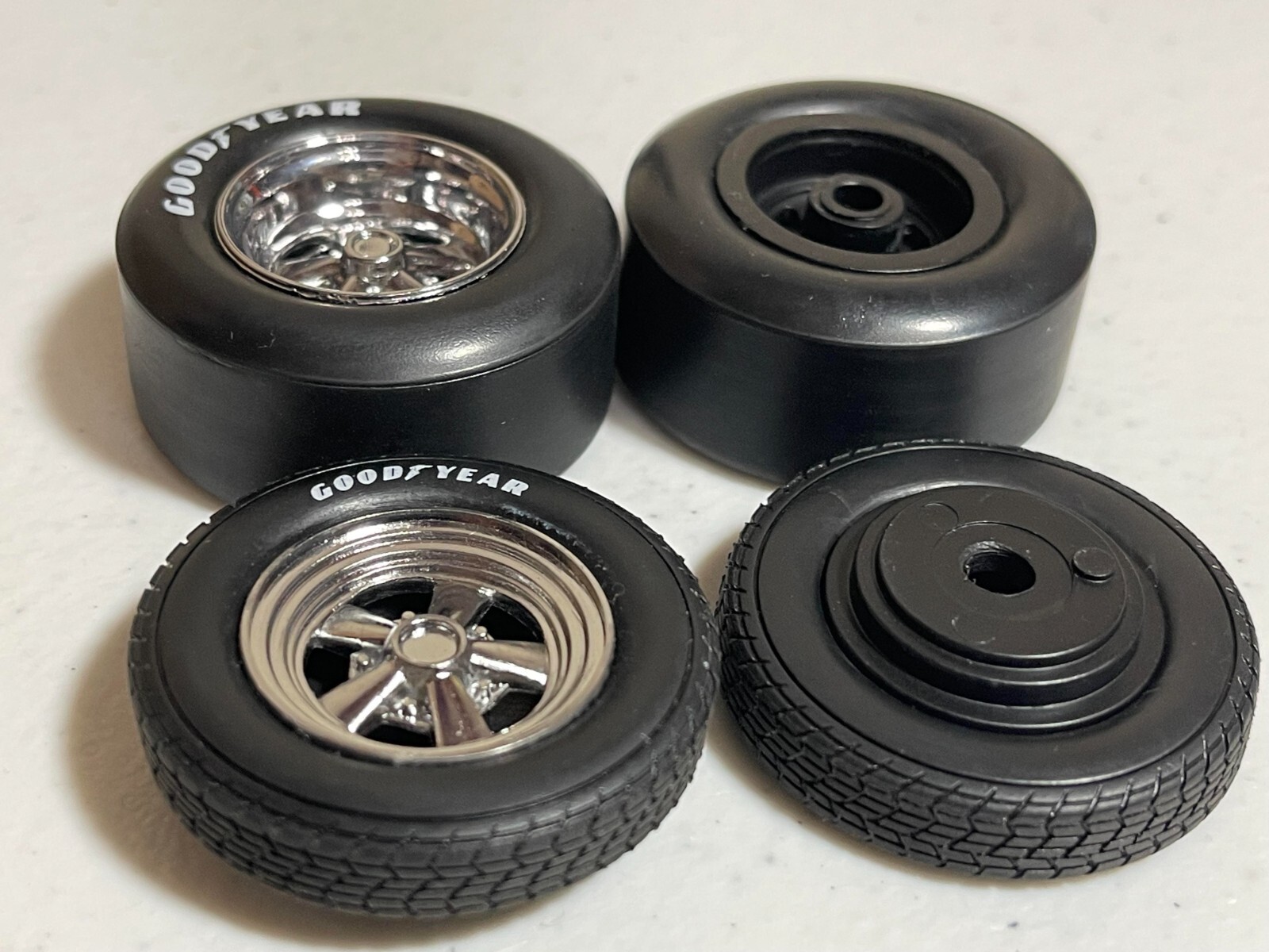1/18 GMP MUSCLE CAR DEEP DISH 5 SPOKE DRAG WHEELS AND GOODYEAR TIRE SET 19005