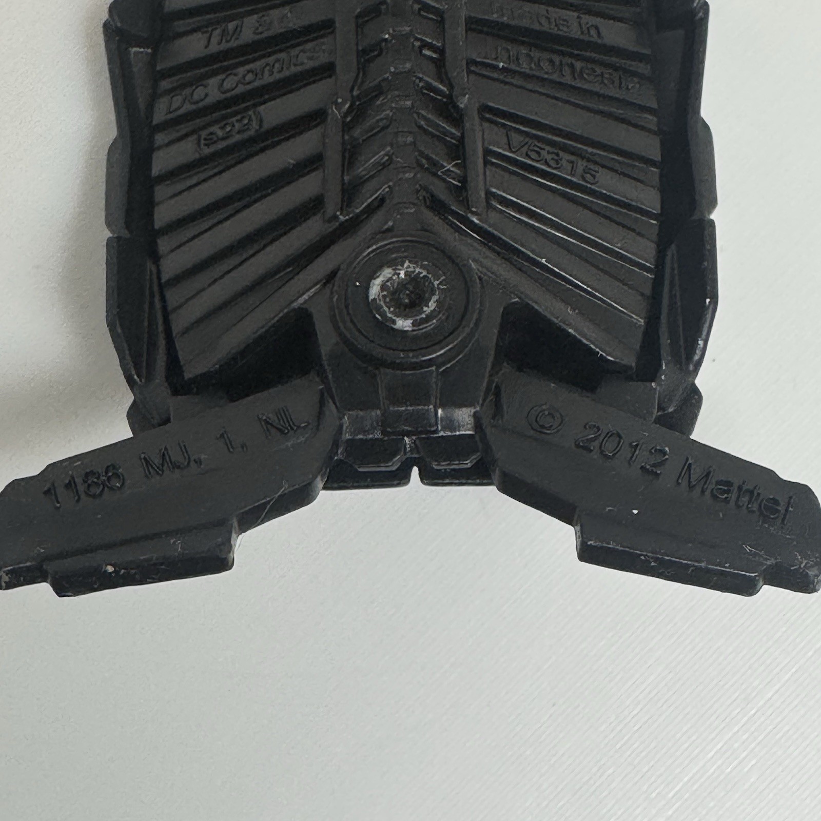 Batman Batmobile Hot Wheels Collectible 2012 The Bat No. V5315 1:64 Scale