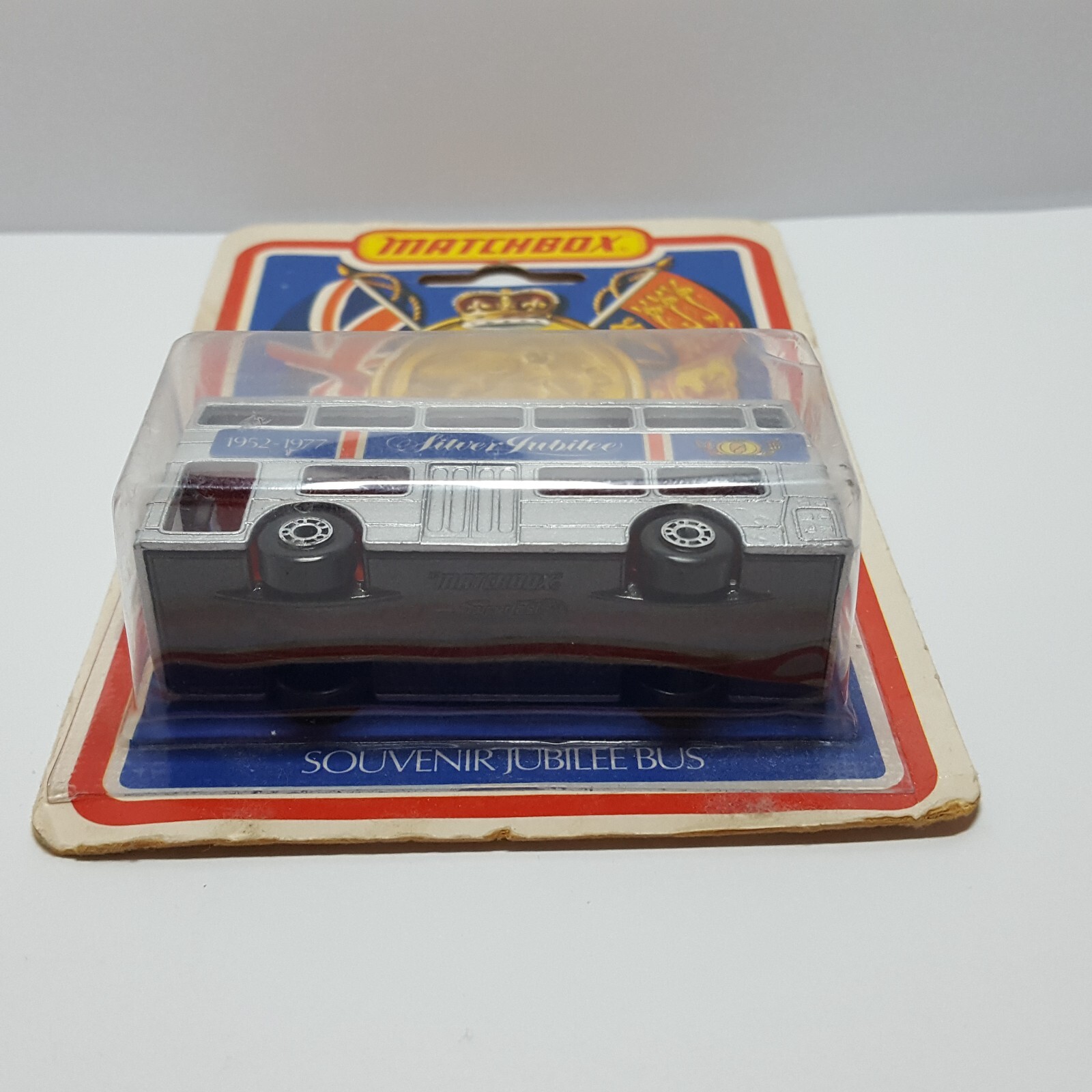 Lesney Matchbox Superfast #17 Silver Jubilee Leyland London Bus w/ Painted Base