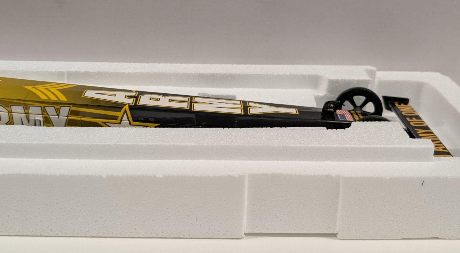 Milestone 2004 Tony Schumacher U.S. Army Sarge 1/16 Top Fuel Dragster NHRA As Is