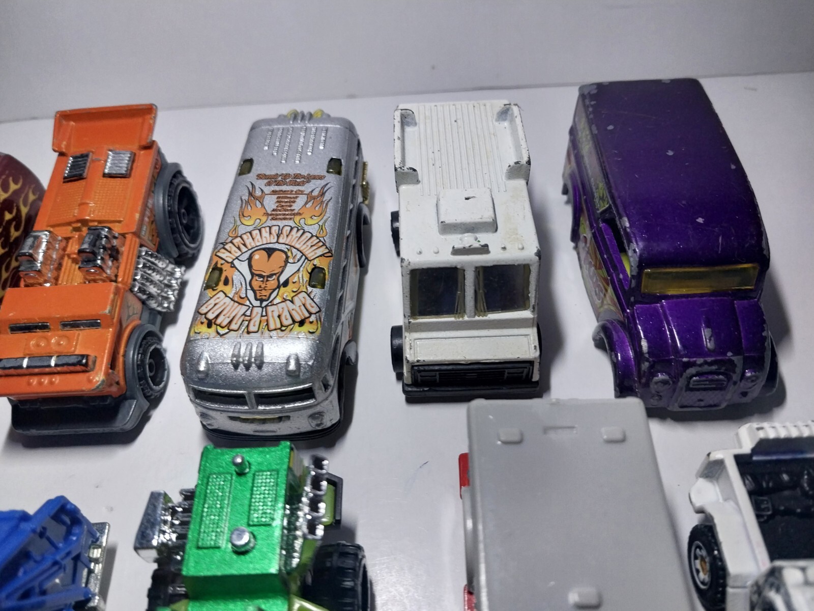 Lot 18 Hot Wheels & Matchbox Truck Bus Jeep Ect Please See Photos