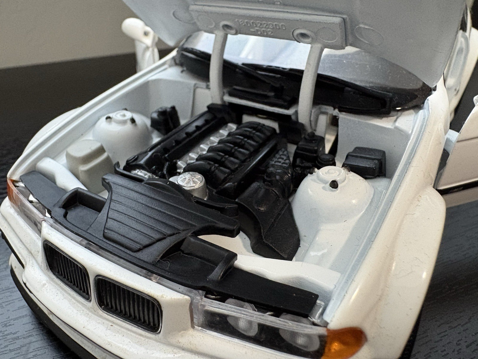 1:18 UT Models BMW E36 M3 GTR in White