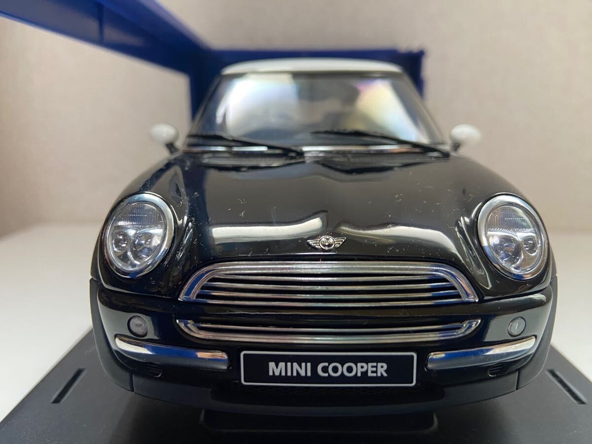 AUTOart 1/18 BMW Mini Cooper Black