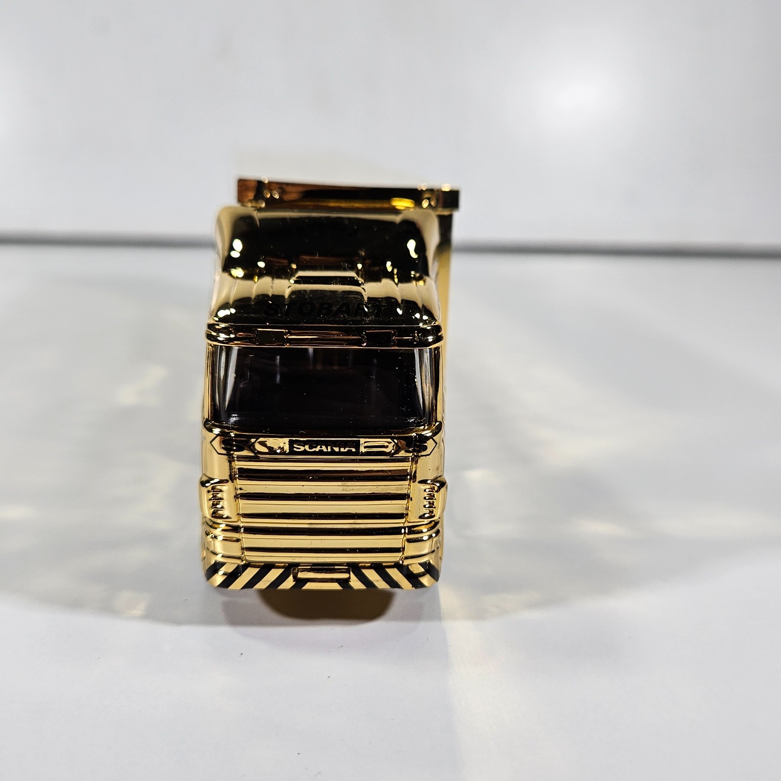 Corgi 1:64 Scale Eddie Stobart Story Gold Plated Scania Truck CC86610 Box Model.