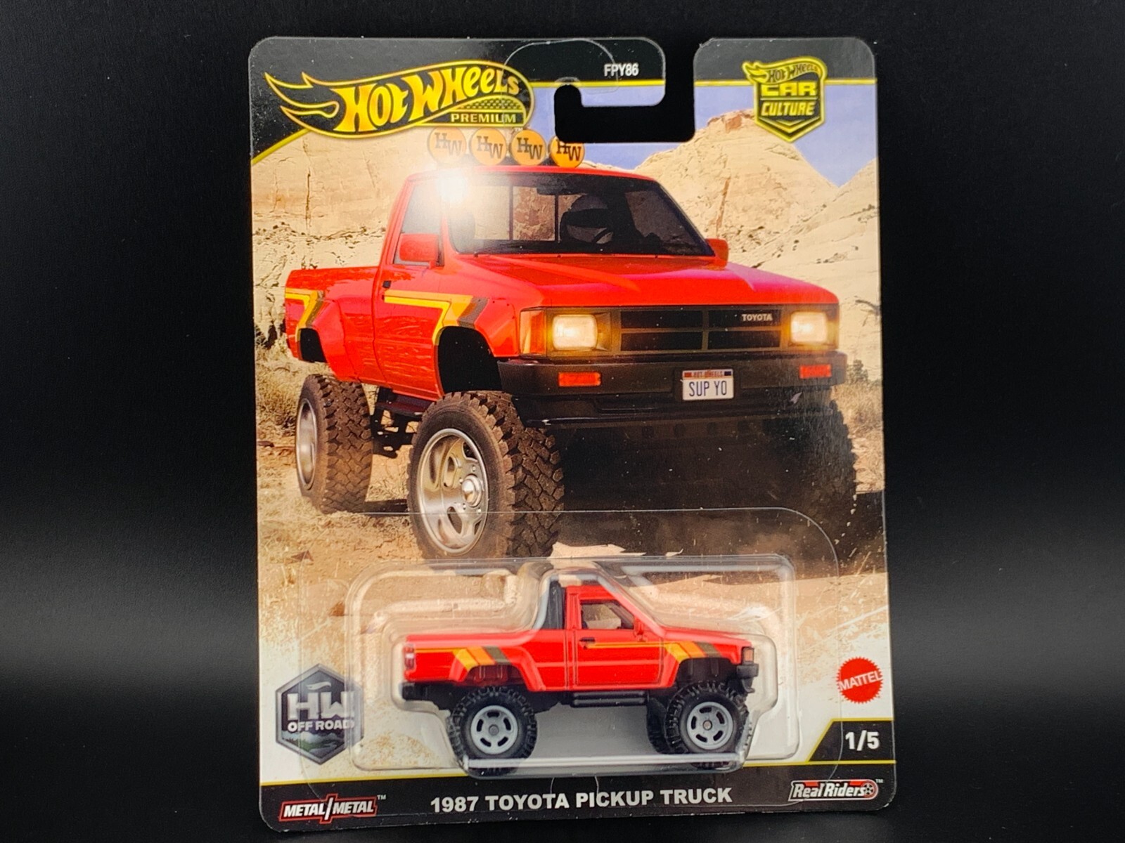 Hot Wheels 1987 Toyota Pickup Truck Red Off Road FPY86-961 H 1/64