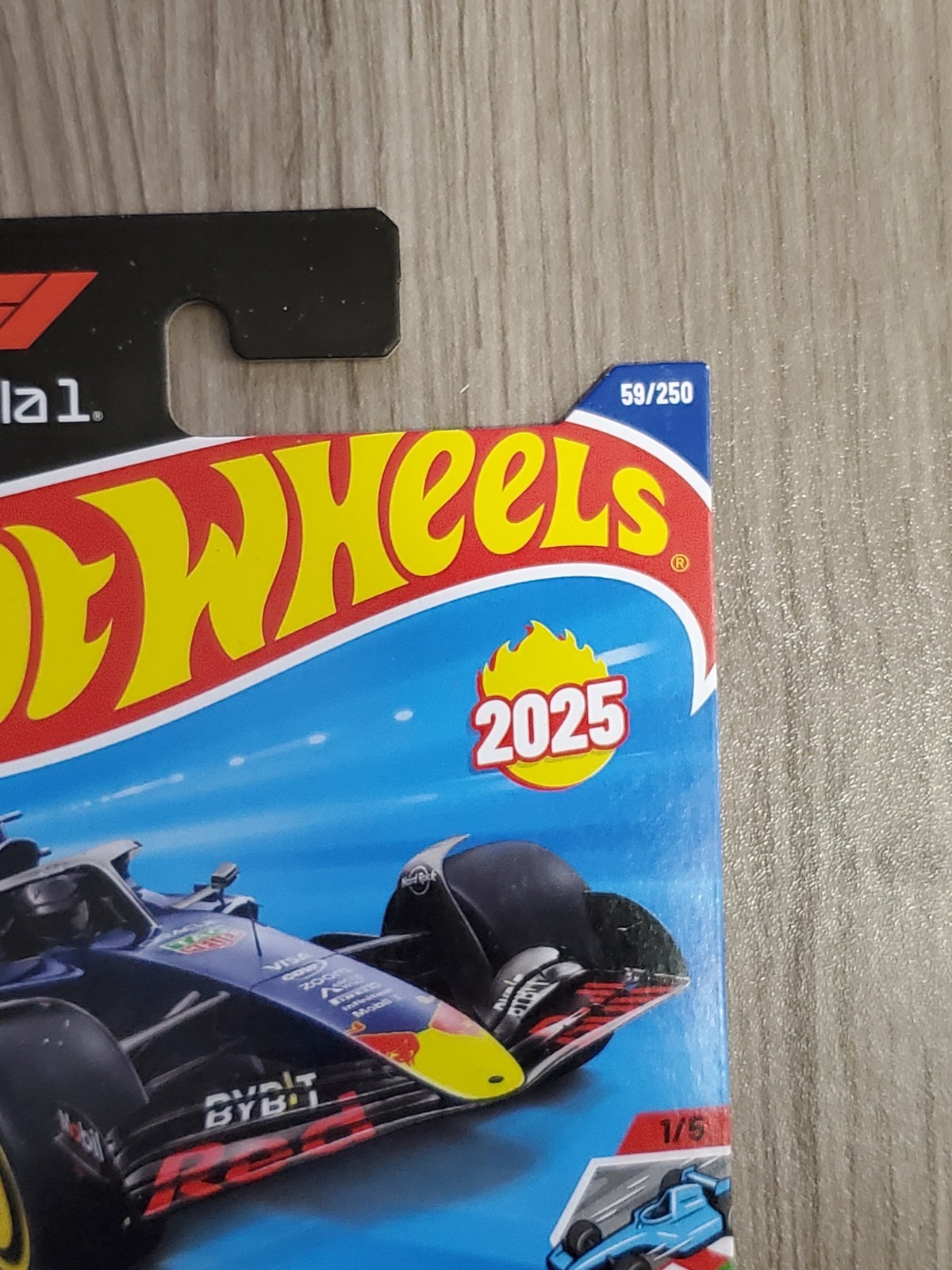 2025 Hot Wheels Oracle Red Bull Racing Formula 1 F1 Track Aces 1/5 Car 59/250