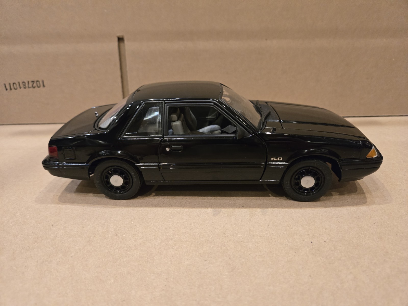 READ – GMP 1/18 Scale 1992 FBI Pursuit Ford Mustang SSP – Diecast 🔥🔥🔥