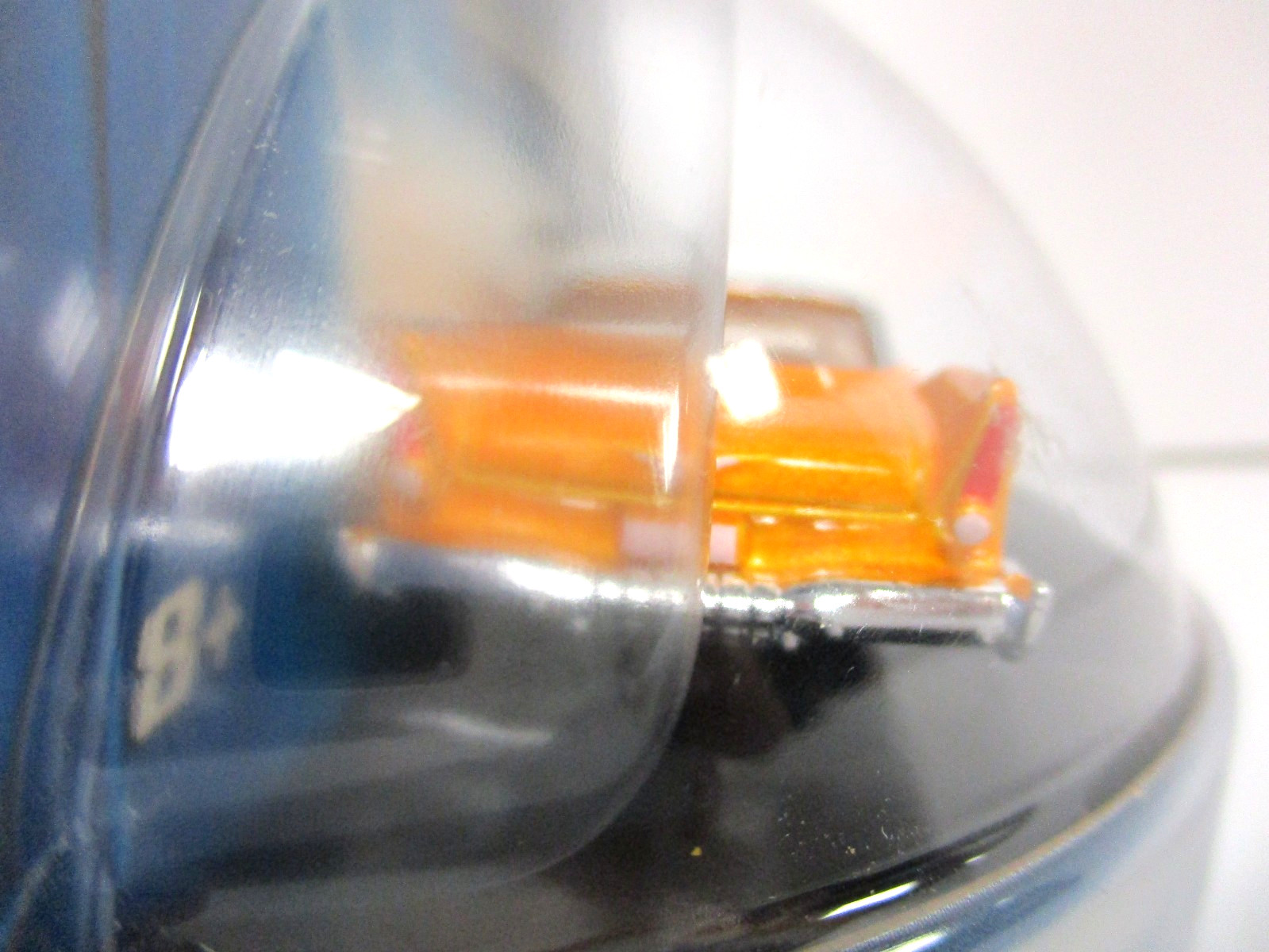 HOT WHEELS – REAL RIDERS – CUSTOM 1957 PLYMOUTH FURY – FLAMES – 1/64