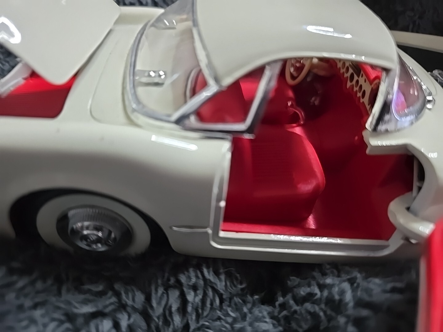 MIra Golden Line Collection Very RARE White Hard Top Corvette Convertible 1:18