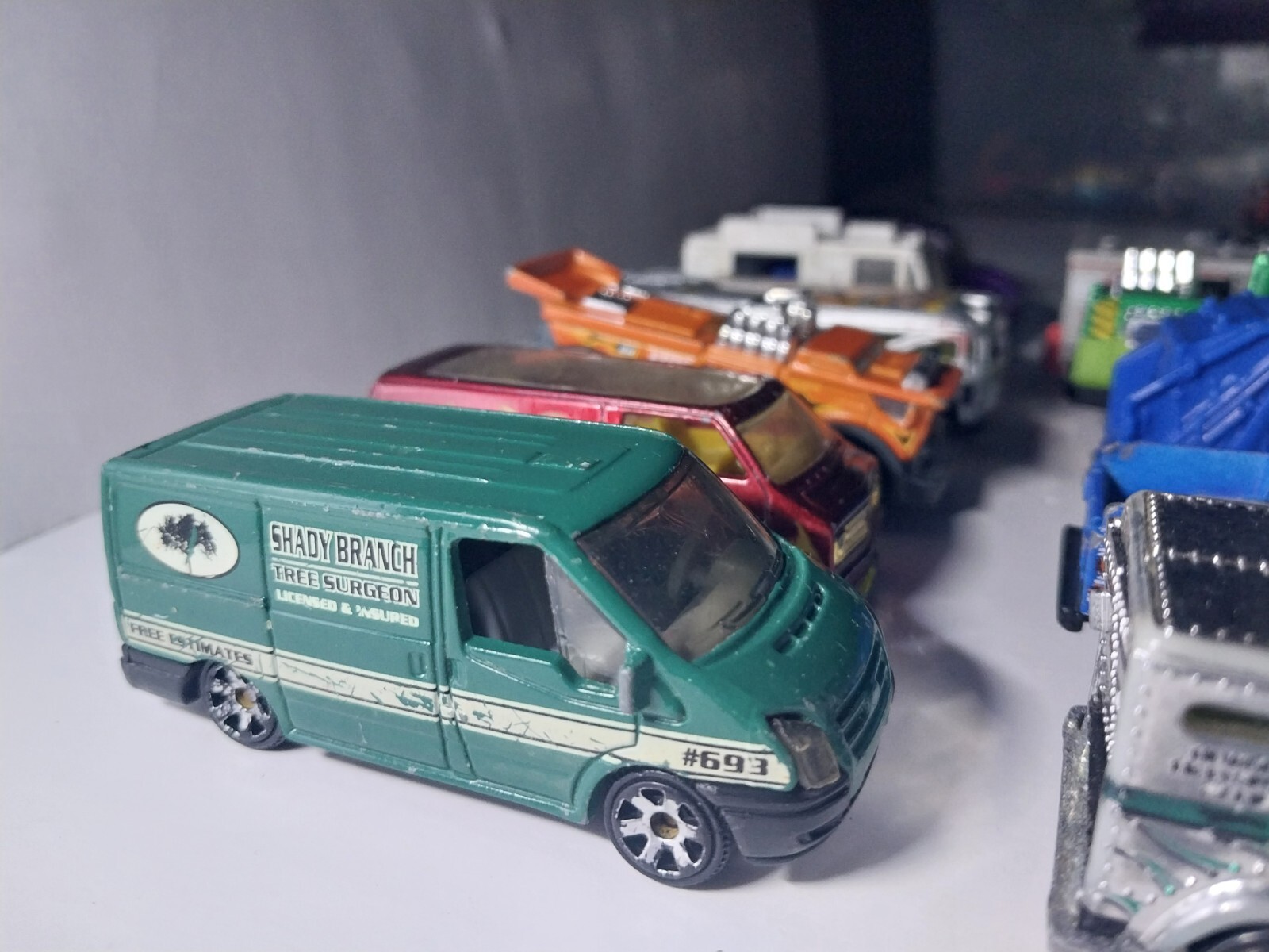 Lot 18 Hot Wheels & Matchbox Truck Bus Jeep Ect Please See Photos