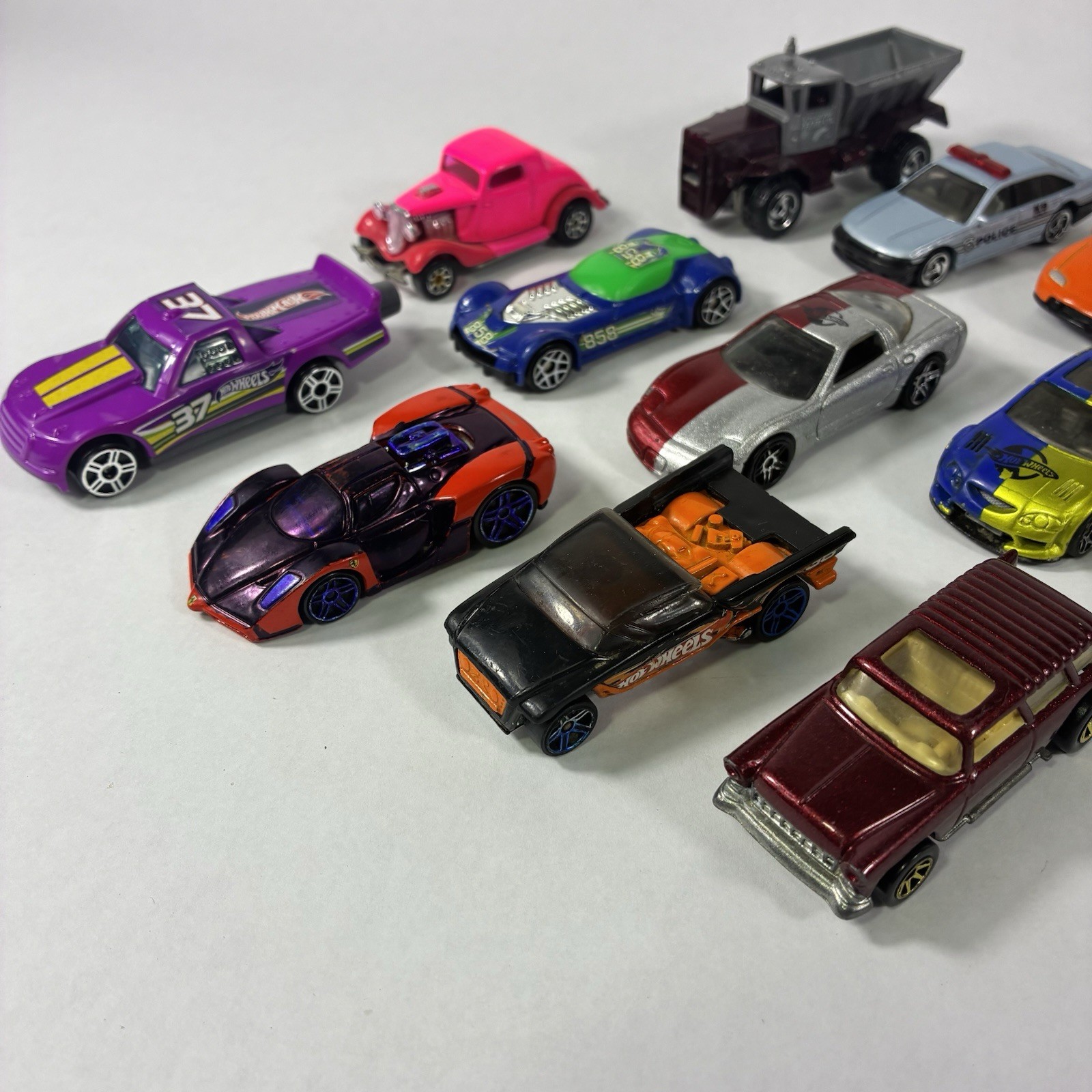 Lot of 14 Hotwheels Cars Loose Various Cars Truck Diecast 1:64