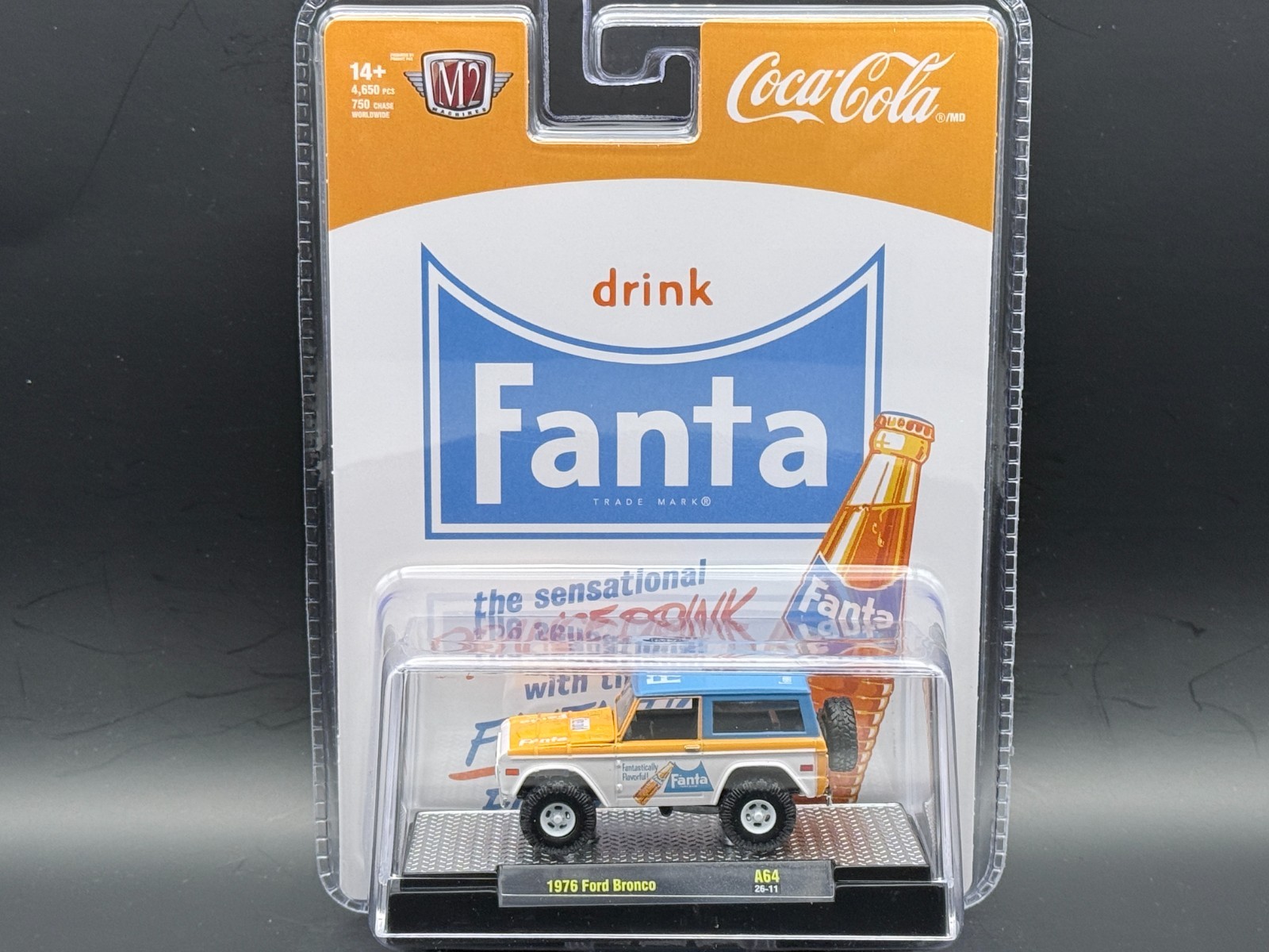M2 1976 1976 Ford Bronco Fanta 52500-A64 1/64