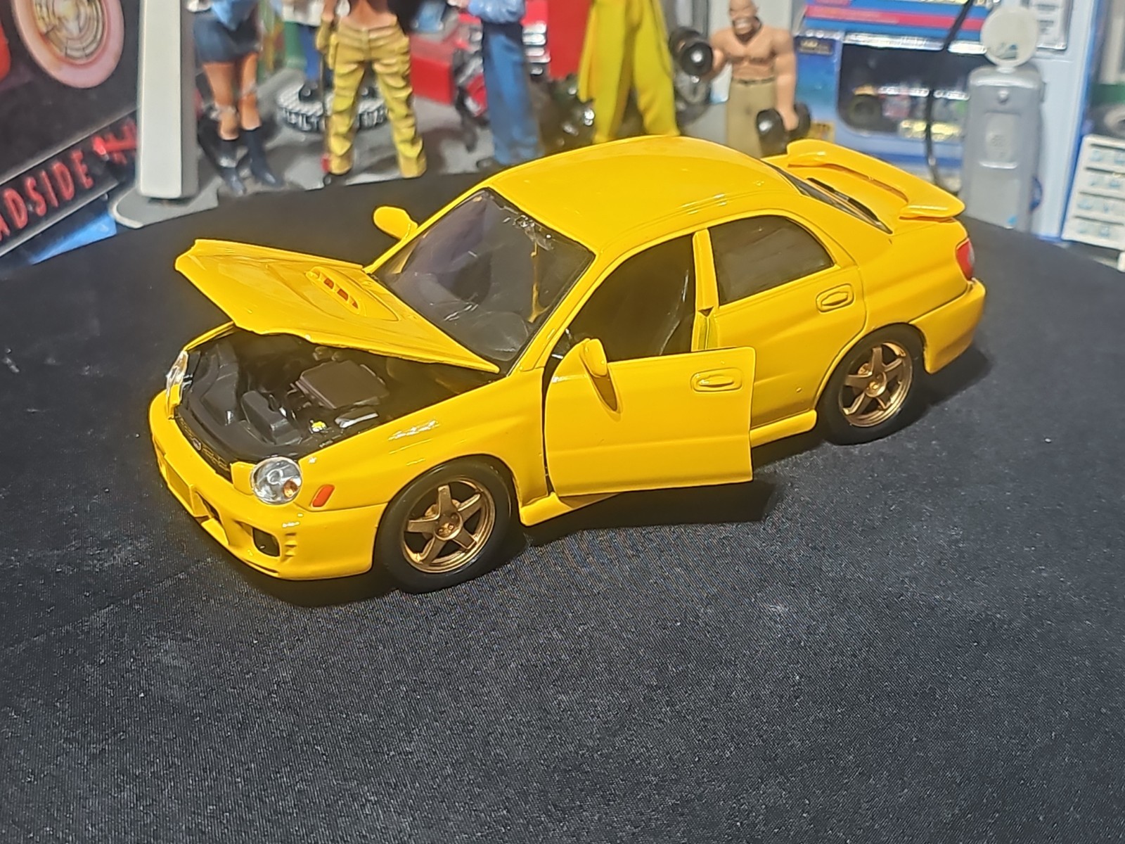 VINTAGE Maisto Subaru Impreza WRX 1/24 Scale YELLOW BEAUTIFUL NICE CAR 🚗