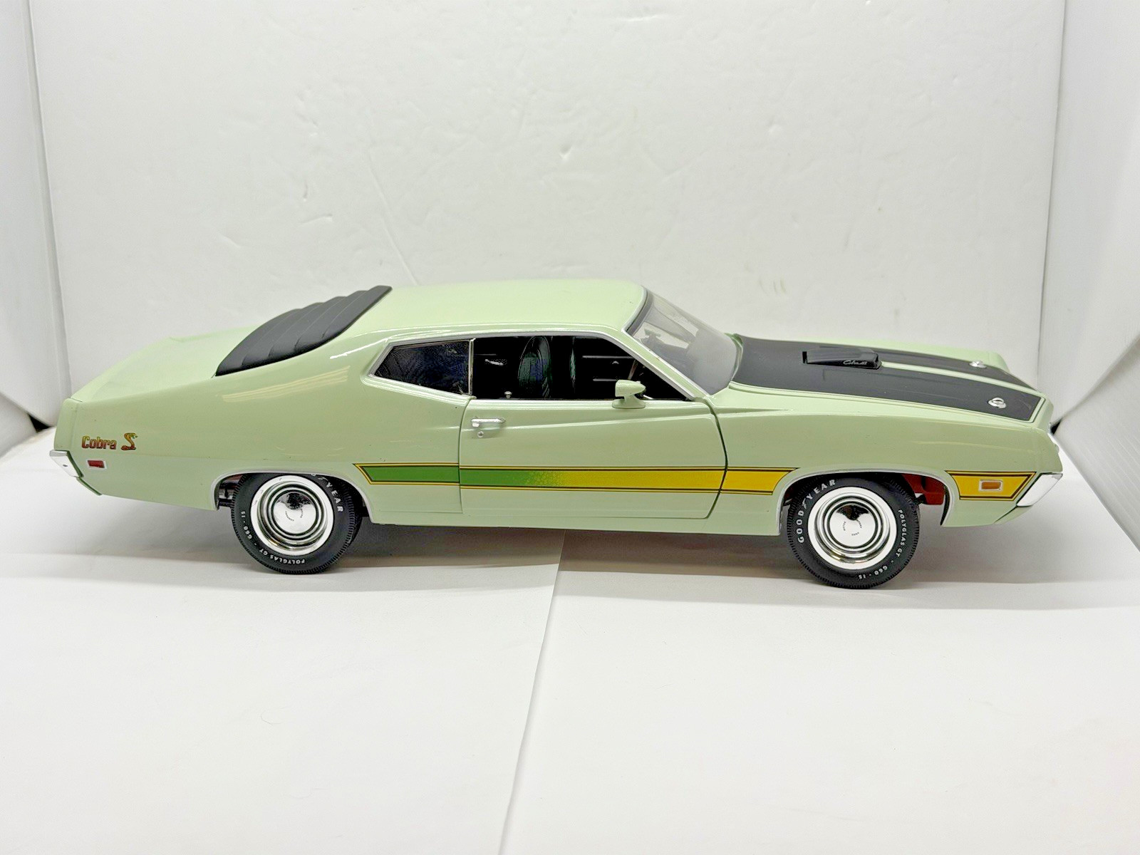 1971 Ford Torino GT Green 1:18 Scale Auto World Item 0054 Not in Box Bx7-4