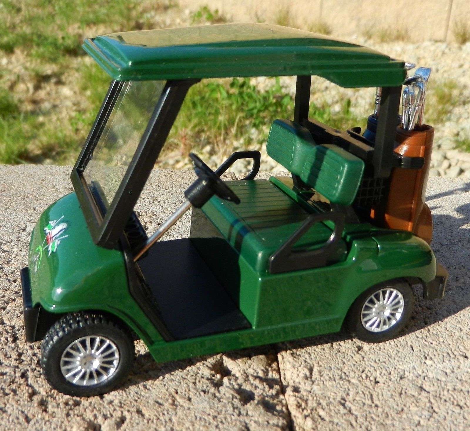 New 4.5″ Kinsfun Golf Cart w/ Clubs Diecast Metal Model Caddy Toy Car Green